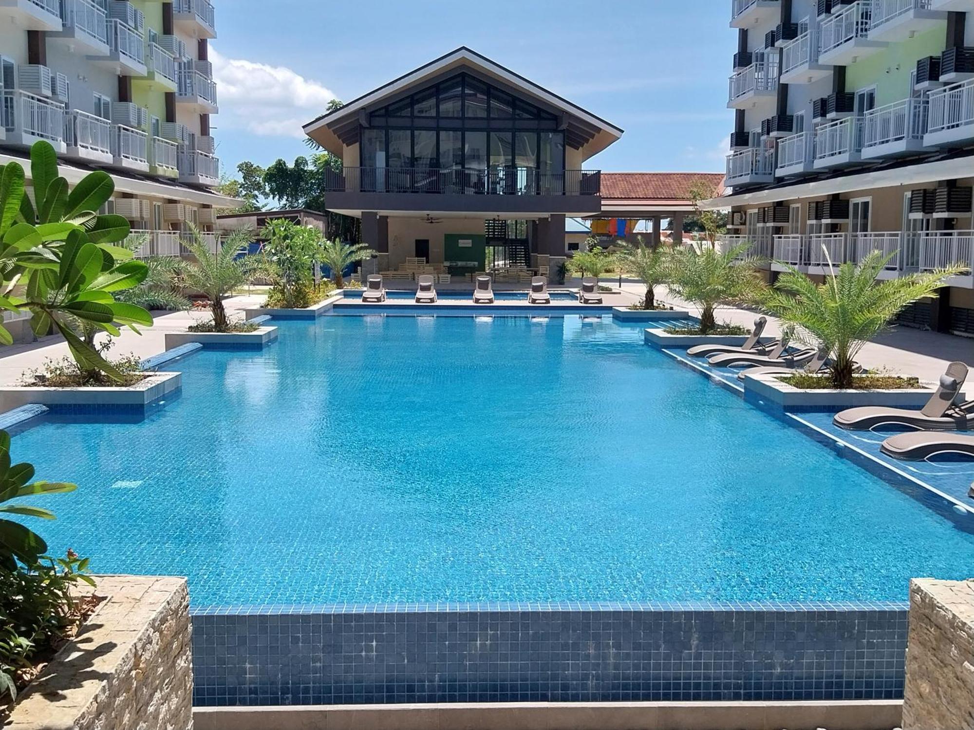 Stay And Fly At Amani Grand Resort Residences Мактан Екстериор снимка